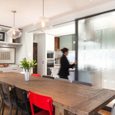 COCINA INTEGRADA VIDRIO RANURADO